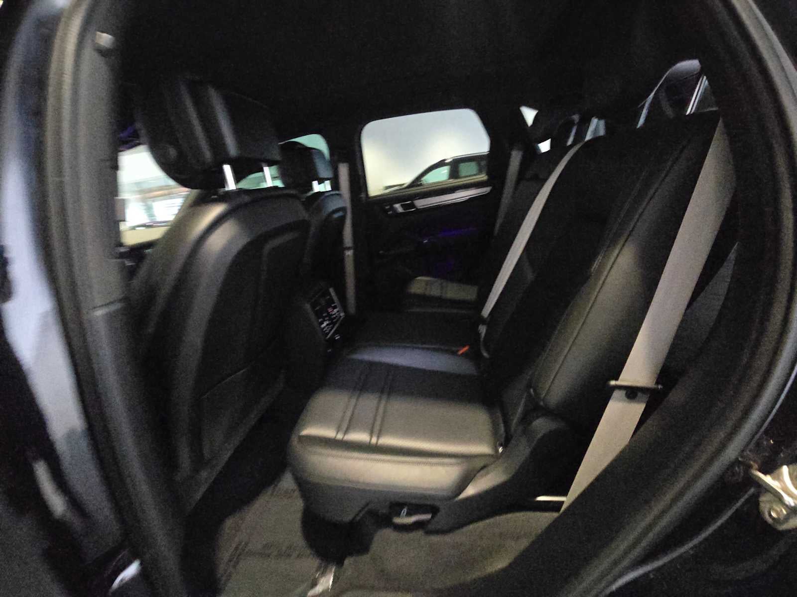 2022 Porsche Cayenne Cayenne E-Hybrid Platinum Edition (MY22)