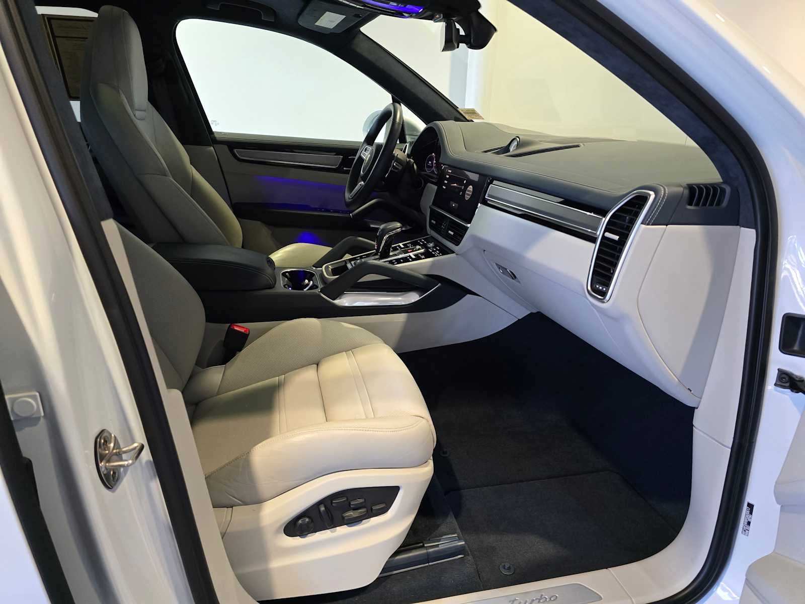 2023 Porsche Cayenne Turbo