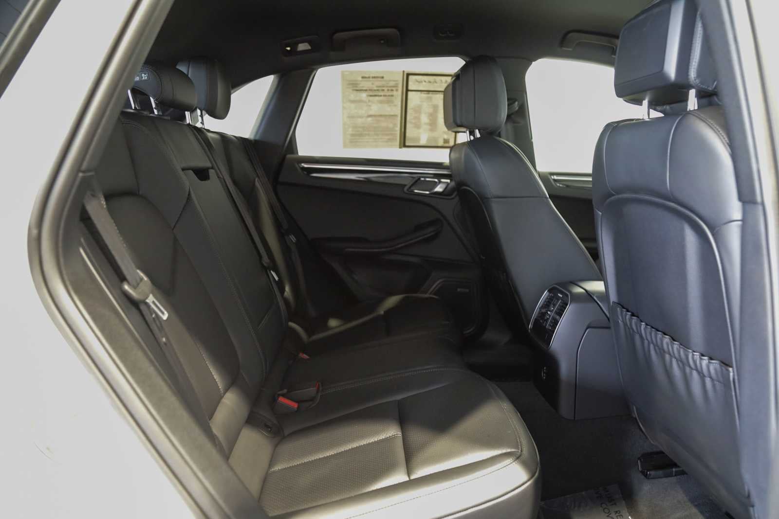 2025 Porsche Macan Macan S