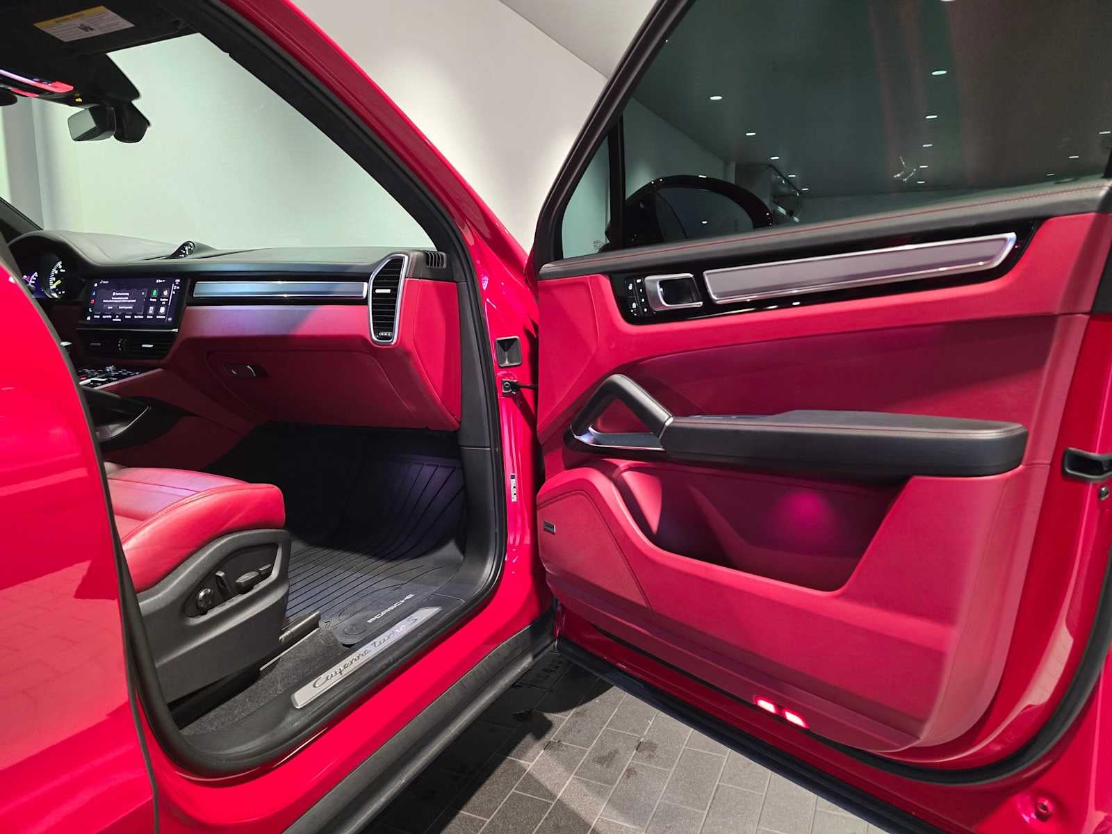 2023 Porsche Cayenne Turbo S E-Hybrid