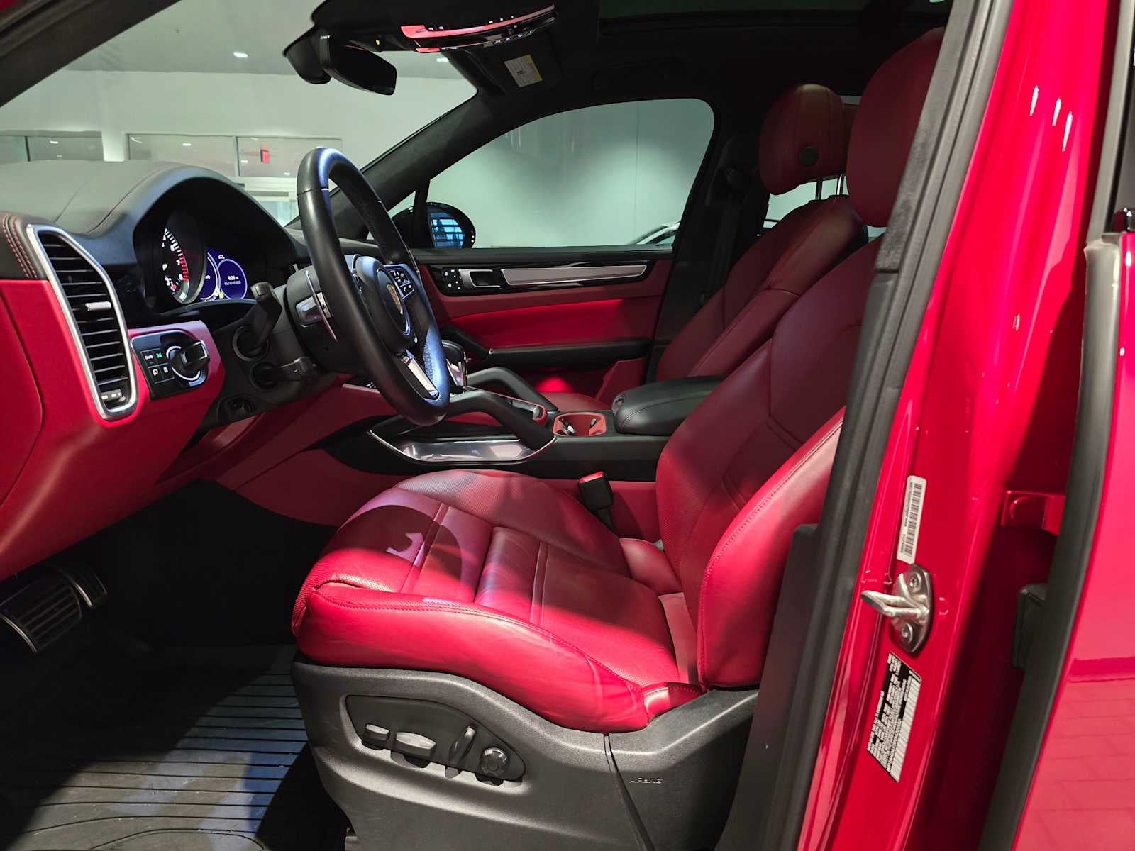 2023 Porsche Cayenne Turbo S E-Hybrid