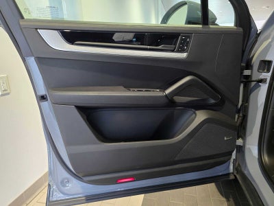 2024 Porsche Cayenne S