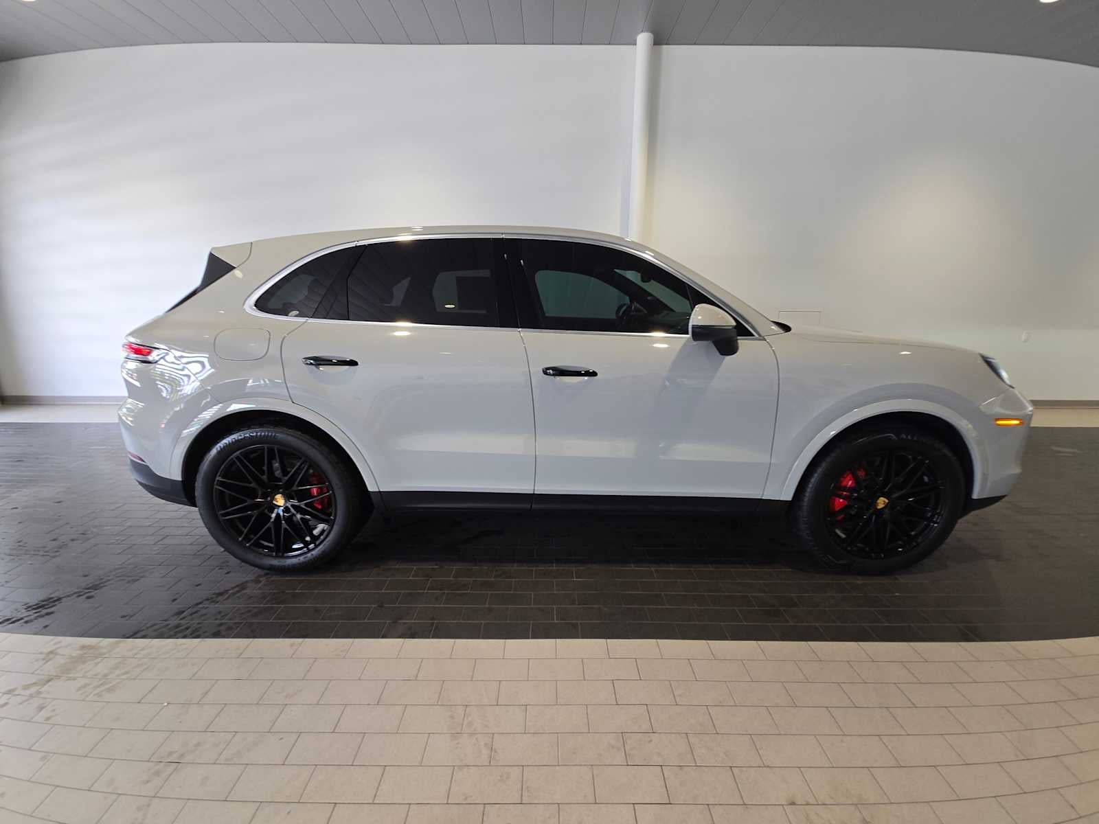 2024 Porsche Cayenne S
