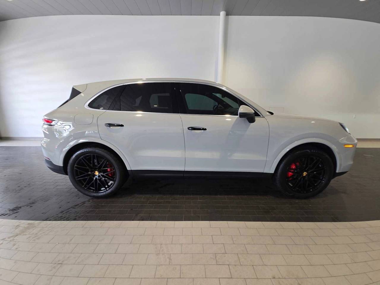 2024 Porsche Cayenne S