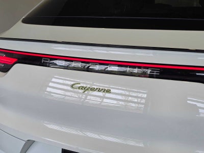 2023 Porsche Cayenne Platinum Edition Hybrid