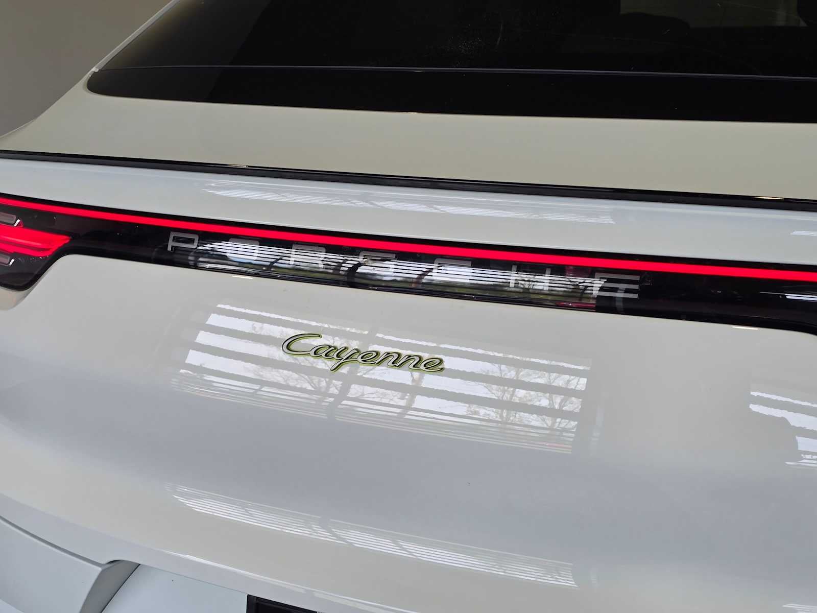 2023 Porsche Cayenne Platinum Edition Hybrid