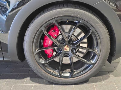 2025 Porsche Cayenne GTS