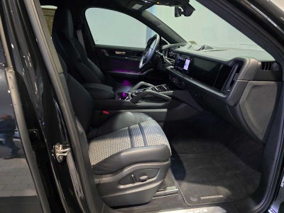 2025 Porsche Cayenne GTS