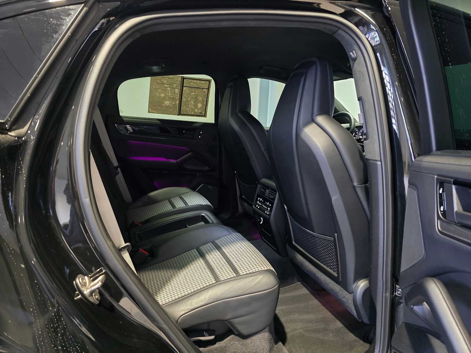 2025 Porsche Cayenne GTS