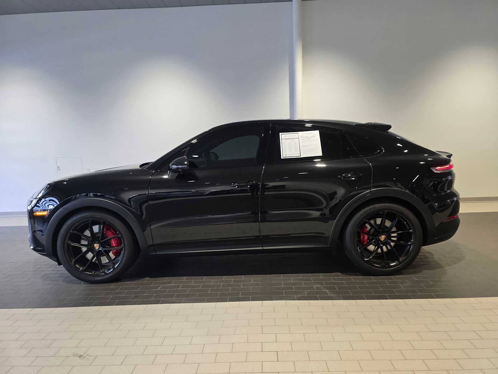 2025 Porsche Cayenne GTS