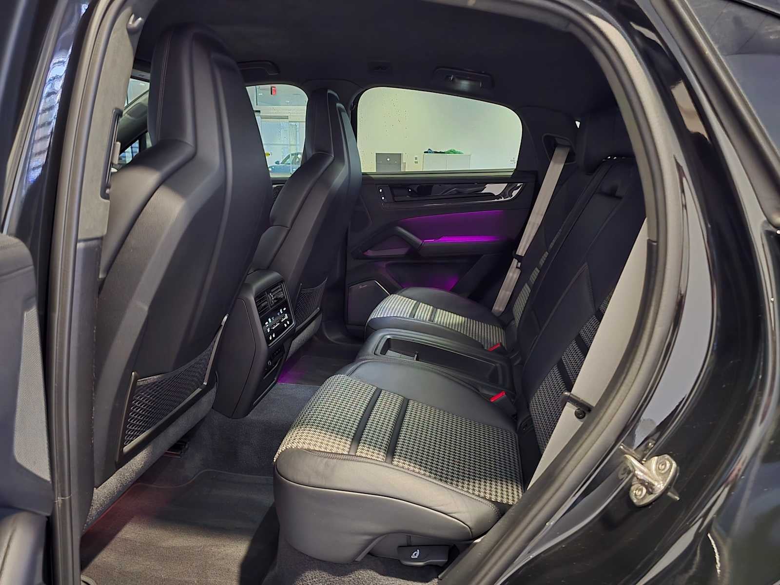 2025 Porsche Cayenne GTS