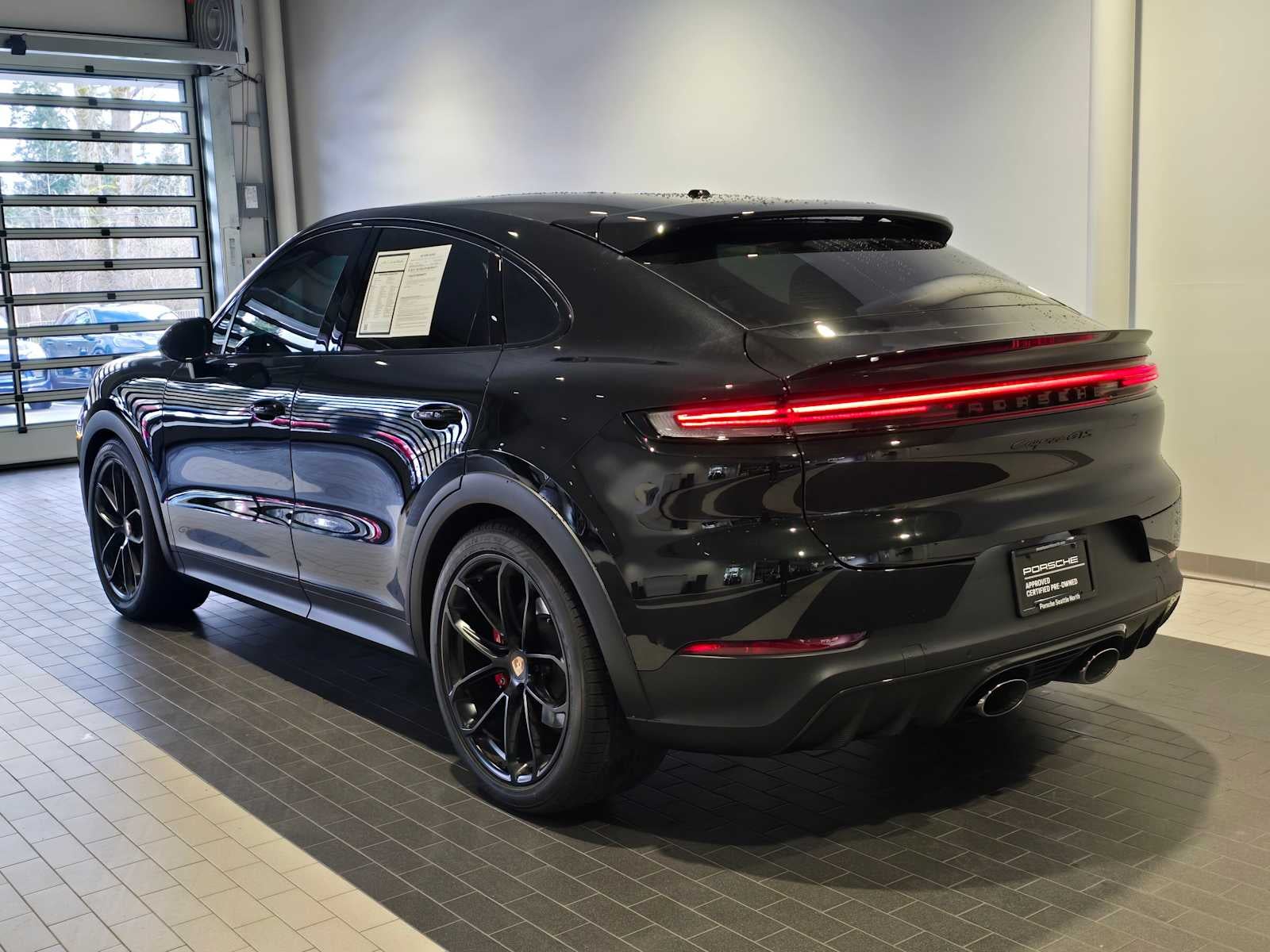 2025 Porsche Cayenne GTS