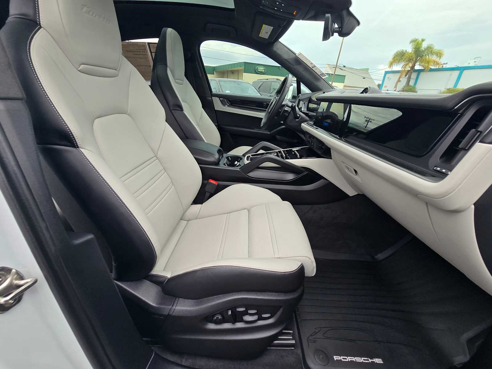 2025 Porsche Cayenne Turbo E-Hybrid