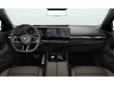 2027 BMW 550e 550e xDrive