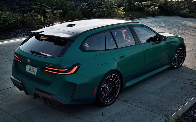 The sky lounge panoramic roof of the M5 Touring. | BMW of Lynnwood in Lynnwood WA